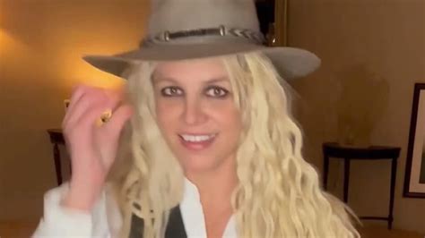 britney spears nude snap|Britney Spears strips totally nude and posts 11 naked pics in an hour